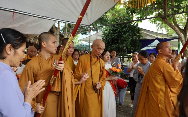 Bac Giang Le cong bo Quyet dinh bo nhiem tru tri chua Na Luong 15