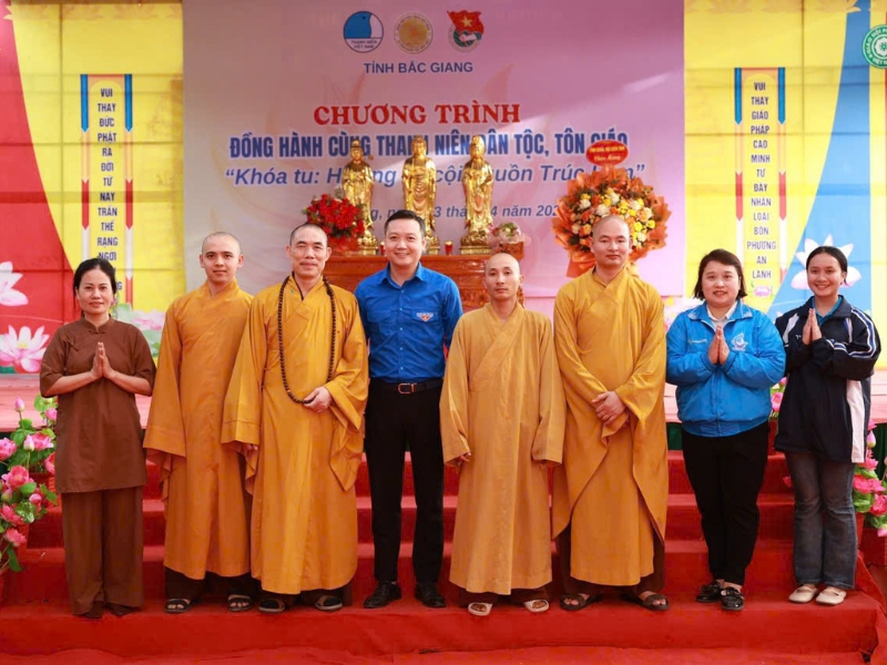 khoa tu huong ve coi nguon truc lam 28