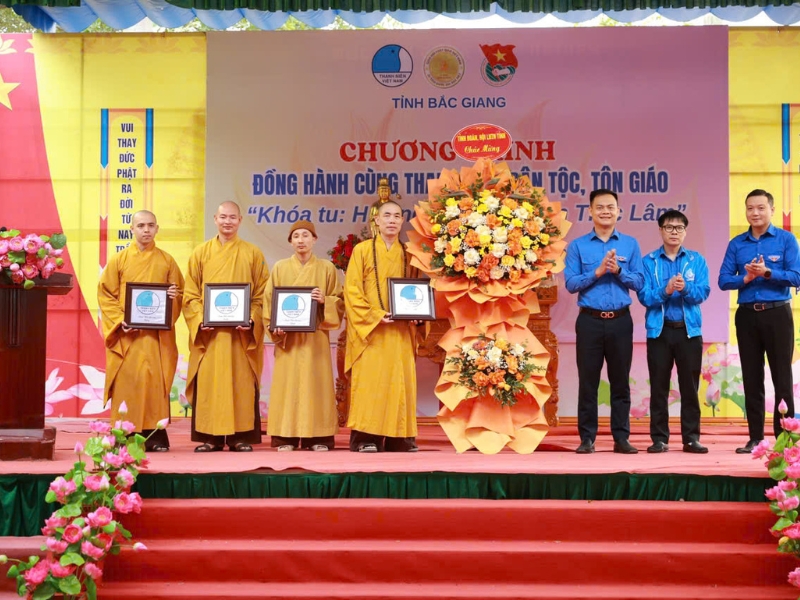 Tổng Kết Khóa Tu “Hướng Về Cội Nguồn Trúc Lâm”