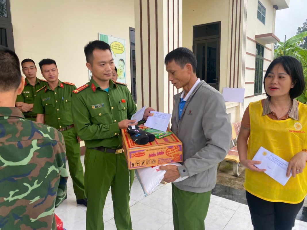 Lời cảm ơn chuyến thiện nguyện hướng về bà con vùng lũ Bắc Giang z7174091380805 1ad803cb284bb4acee6dc5af507c8725