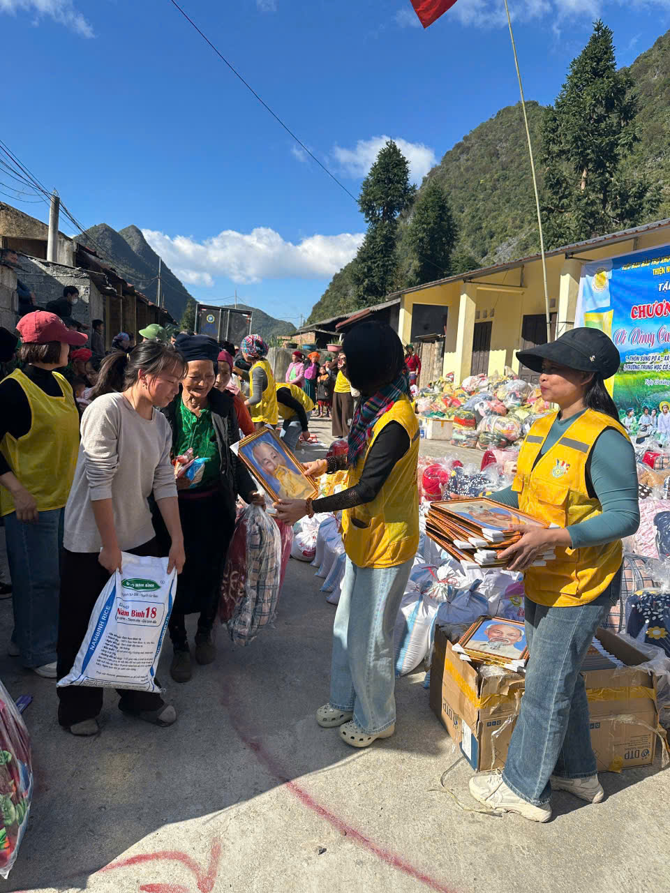 z7251740527741 80b9f323e9304174db6747fedbb3d75d