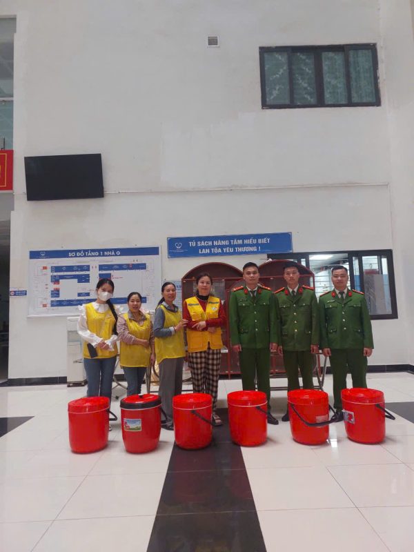 Phát cháo tặng bệnh nhân tại BVĐK Tỉnh Bắc Ninh số 1 z7287493812783 76f27006c7c9fba25ff729fac7e8bfbd