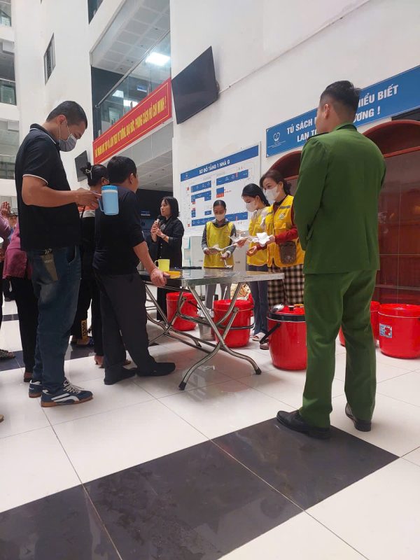 Phát cháo tặng bệnh nhân tại BVĐK Tỉnh Bắc Ninh số 1 z7287493812785 221af671ed0ba40ff9e409d0c0001aad