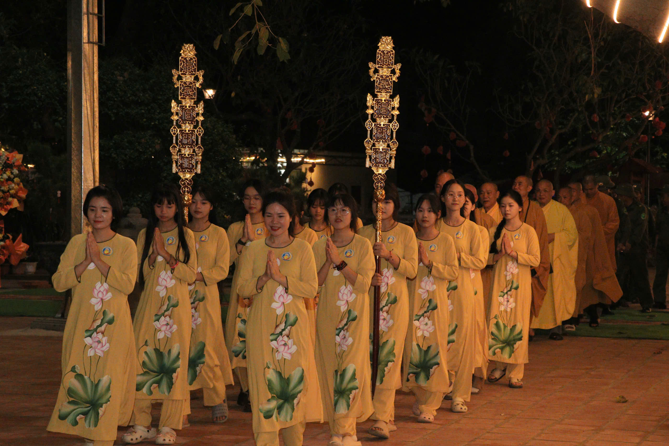 đêm hội hoa đăng