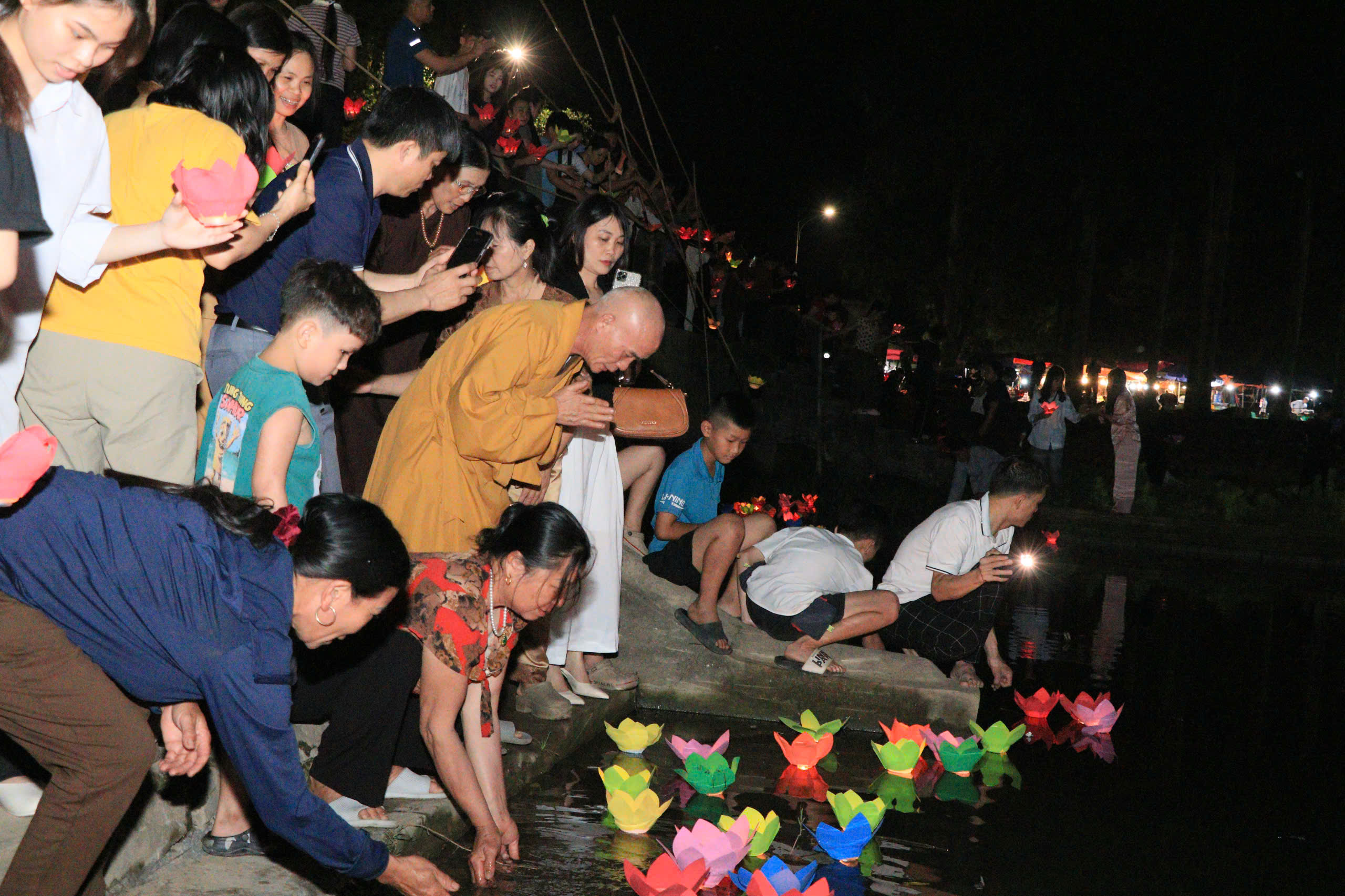 đêm hội hoa đăng