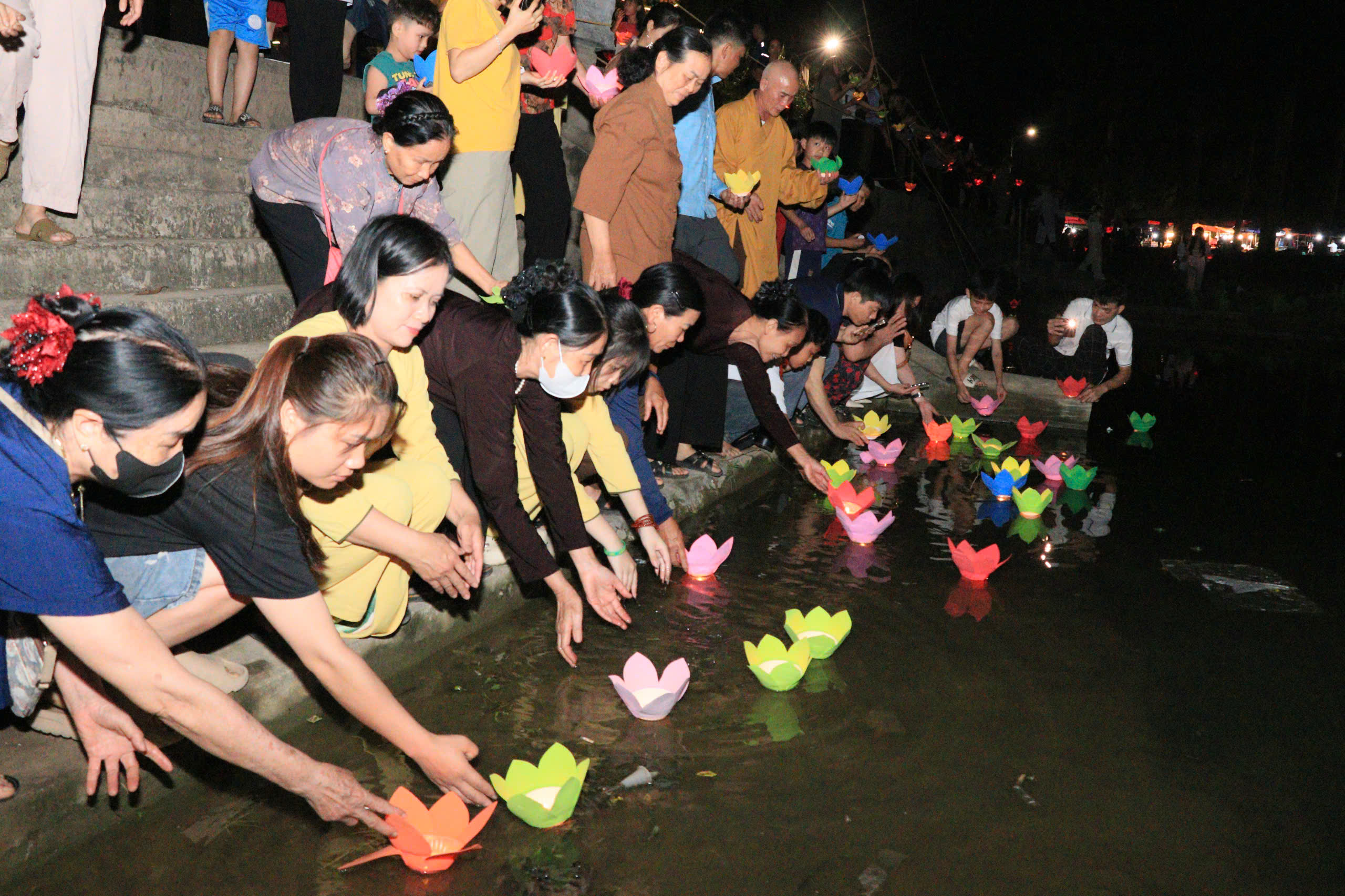 đêm hội hoa đăng