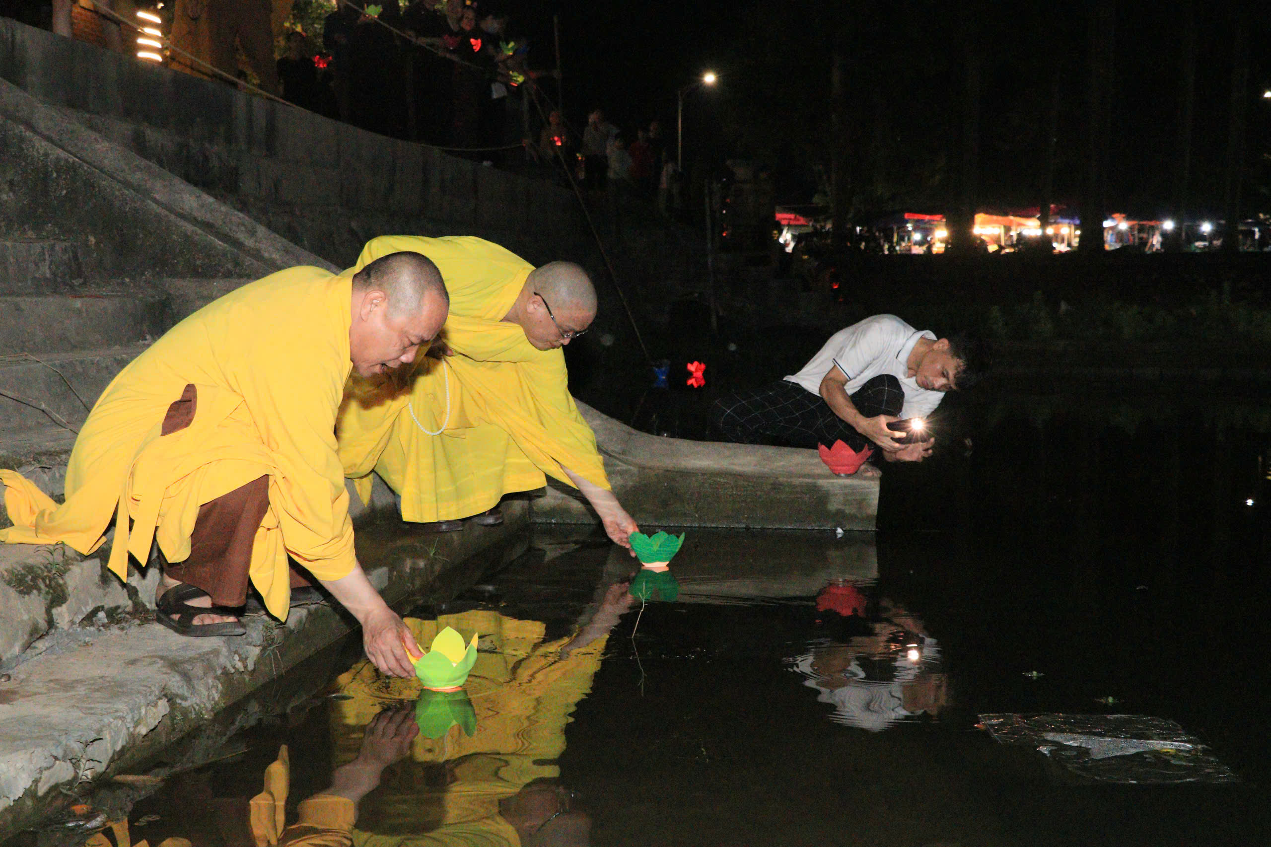 đêm hội hoa đăng