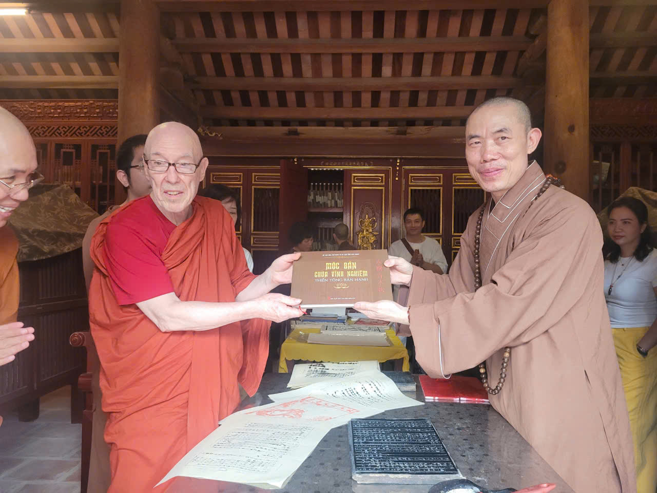 Mộc Bản Chùa Vĩnh Nghiêm: Hành Trình Di Sản Từ Hoa Lư – Thăng Long Đến Yên Tử 1784868408125 1626312712738784889 g2003751818471085094 5f2107ed64741872d2bd528a23dc9d5c
