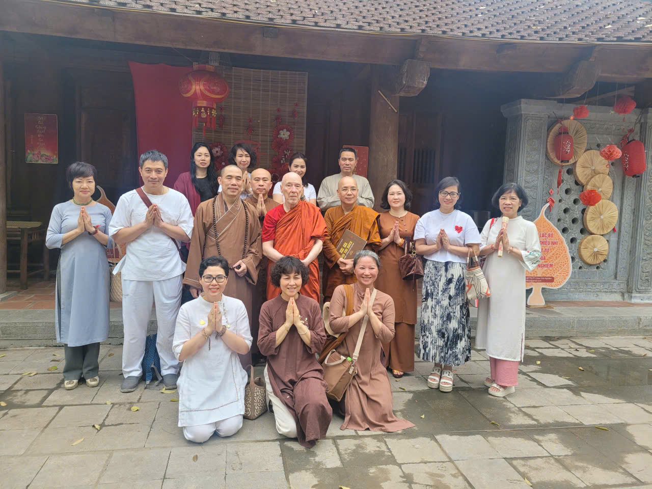 Mộc Bản Chùa Vĩnh Nghiêm: Hành Trình Di Sản Từ Hoa Lư – Thăng Long Đến Yên Tử 1784868408180 1626312712738784889 g2003751818471085094 1619371054b7274fab2e3636de3dc945